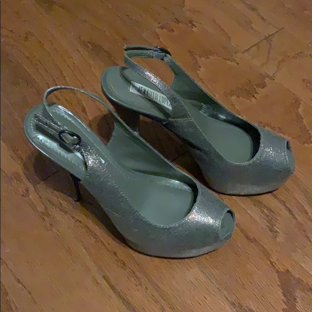 Jennifer Lopez slingback pumps